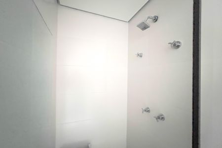 Apartamento para alugar com 70m², 2 quartos e 1 vaga Apartamento para alugar com 70m², 2 quartos e 1 vagaBanheiro do quarto 1