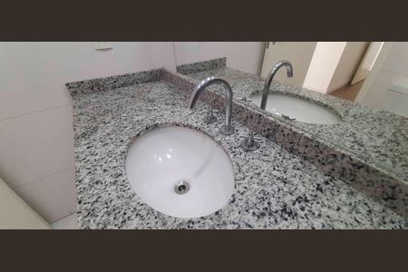 Apartamento para alugar com 136m², 4 quartos e 2 vagasBanheiro da Suíte 1