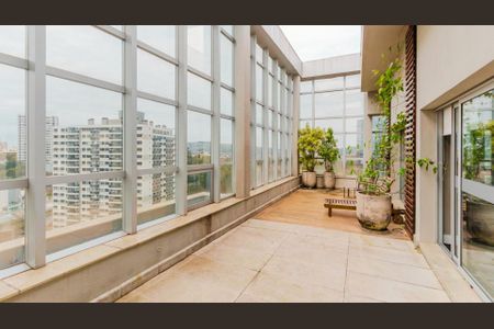 Apartamento à venda com 72m², 1 quarto e 2 vagasÁrea externa