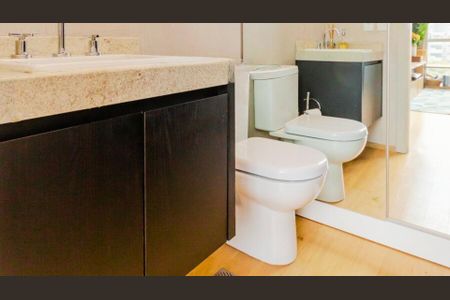 Apartamento à venda com 72m², 1 quarto e 2 vagasBanheiro