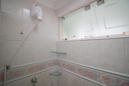 Apartamento para alugar com 74m², 2 quartos e 1 vagaBANHEIRO