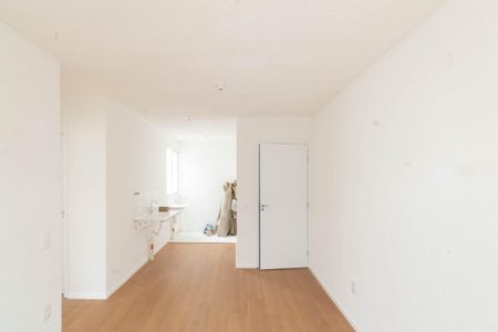 Sala de apartamento para alugar com 2 quartos, 44m² em Santa Cruz, Rio de Janeiro