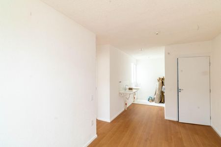 Sala de apartamento para alugar com 2 quartos, 44m² em Santa Cruz, Rio de Janeiro