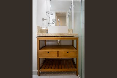 Apartamento para alugar com 64m², 2 quartos e 1 vaga Apartamento para alugar com 64m², 2 quartos e 1 vagaBanheiro da Suíte