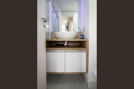 Apartamento para alugar com 64m², 2 quartos e 1 vaga Apartamento para alugar com 64m², 2 quartos e 1 vagaBanheiro