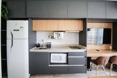 Cozinha de kitnet/studio para alugar com 1 quarto, 25m² em Indianópolis, São Paulo