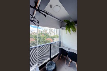 Varanda de kitnet/studio para alugar com 1 quarto, 25m² em Vila Mariana, São Paulo