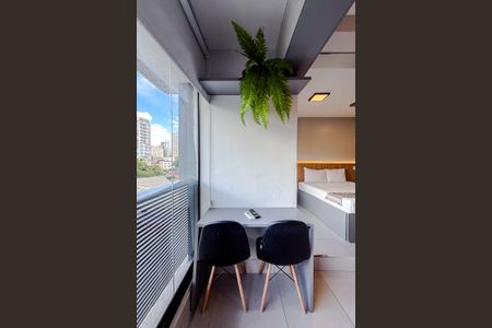 Studio para alugar com 25m², 1 quarto e sem vaga Studio para alugar com 25m², 1 quarto e sem vagaVaranda