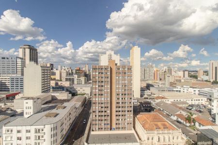 Vista da Sala de apartamento para alugar com 3 quartos, 130m² em Centro, Curitiba