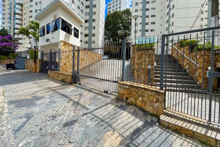 Apartamento para alugar com 73m², 3 quartos e 1 vaga Apartamento para alugar com 73m², 3 quartos e 1 vagaFachada