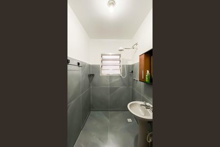 Banheiro de casa para alugar com 1 quarto, 65m² em Vila Santa Teresa, São Paulo