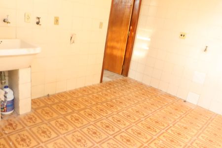 Casa à venda com 215m², 3 quartos e 2 vagasÁrea de Serviço