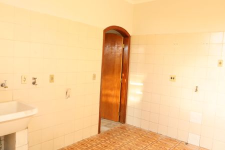 Casa à venda com 215m², 3 quartos e 2 vagasÁrea de Serviço