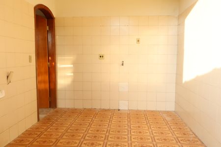 Casa à venda com 215m², 3 quartos e 2 vagasÁrea de Serviço