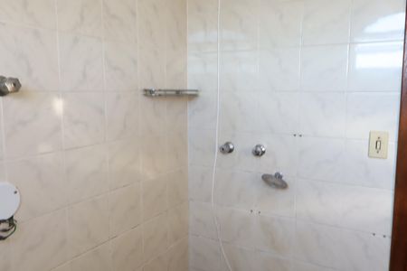 Casa para alugar com 215m², 3 quartos e 2 vagasBanheiro Social