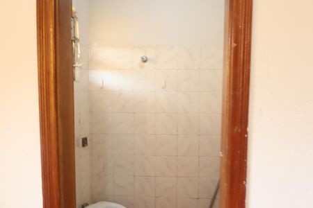 Casa à venda com 215m², 3 quartos e 2 vagasBanheiro serviço 2