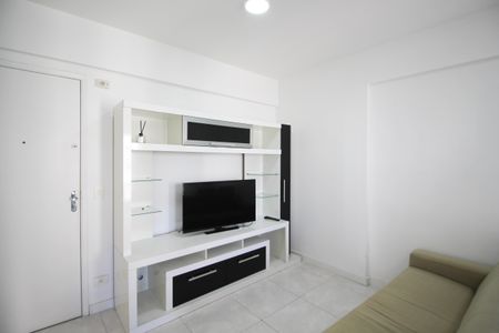 Sala de apartamento para alugar com 1 quarto, 35m² em Indianópolis, São Paulo
