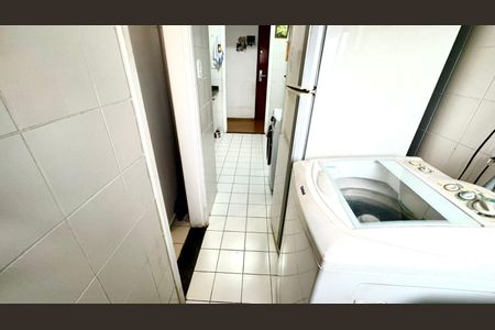 Apartamento à venda com 76m², 3 quartos e 1 vagaÁrea de serviço