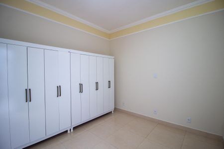 Casa de condomínio para alugar com 157m², 3 quartos e 2 vagasSuite 