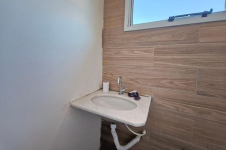 Casa para alugar com 200m², 2 quartos e 2 vagasLavabo