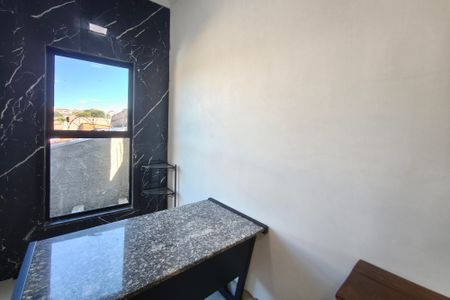 Casa para alugar com 200m², 2 quartos e 2 vagasEscritório