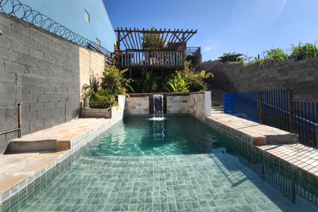 Casa para alugar com 200m², 2 quartos e 2 vagasQuintal - Piscina