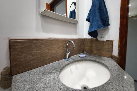 Casa para alugar com 200m², 2 quartos e 2 vagasBanheiro Social