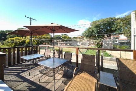 Casa para alugar com 200m², 2 quartos e 2 vagasQuintal 