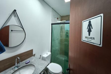 Casa para alugar com 200m², 2 quartos e 2 vagasBanheiro Social