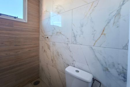 Casa para alugar com 200m², 2 quartos e 2 vagasBanheiro Social