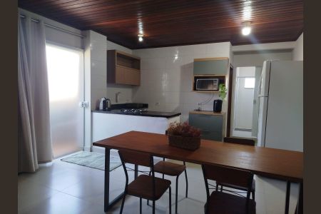 Kitnet/Studio para alugar com 1 quarto, 40m² em São João do Rio Vermelho, Florianópolis