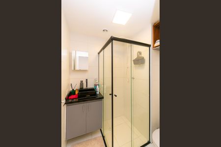 Banheiro de apartamento à venda com 1 quarto, 27m² em Vila Independencia, São Paulo