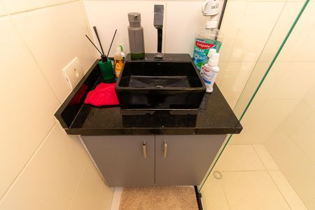 Banheiro de apartamento à venda com 1 quarto, 27m² em Vila Independencia, São Paulo