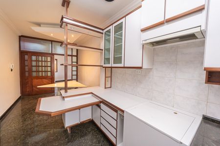 Casa à venda com 430m², 3 quartos e 5 vagas Casa à venda com 430m², 3 quartos e 5 vagasCozinha