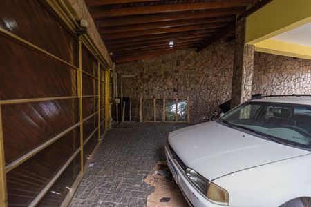 Casa à venda com 430m², 3 quartos e 5 vagas Casa à venda com 430m², 3 quartos e 5 vagasGaragem