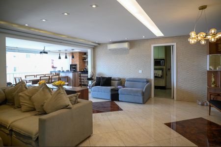 Apartamento à venda com 135m², 3 quartos e 3 vagasSala