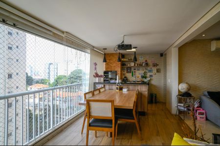Apartamento à venda com 135m², 3 quartos e 3 vagasVaranda Gourmet