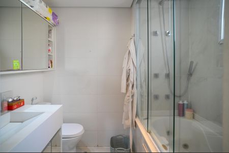 Apartamento à venda com 135m², 3 quartos e 3 vagasBanheiro Quarto 1 - Suite