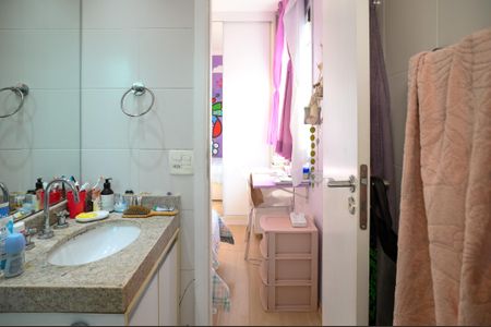 Apartamento à venda com 135m², 3 quartos e 3 vagasBanheiro Quarto 2 - Suite