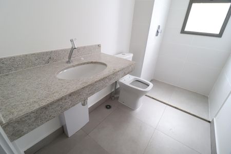 Apartamento para alugar com 96m², 2 quartos e 2 vagasBanheiro do Quarto 2