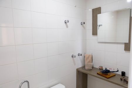 Apartamento à venda com 134m², 2 quartos e 2 vagas Apartamento à venda com 134m², 2 quartos e 2 vagasBanheiro