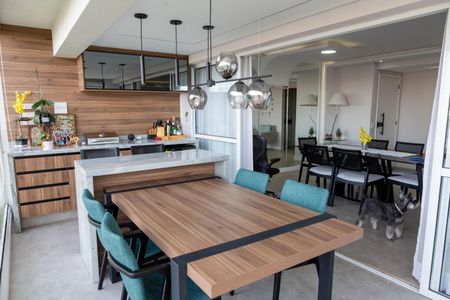 Apartamento à venda com 134m², 2 quartos e 2 vagas Apartamento à venda com 134m², 2 quartos e 2 vagasVaranda