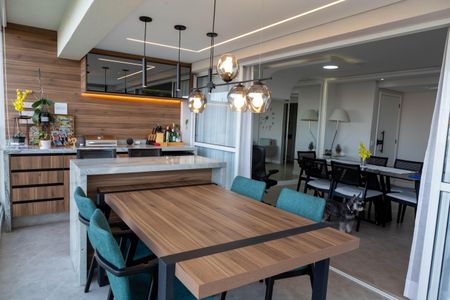 Apartamento à venda com 134m², 2 quartos e 2 vagas Apartamento à venda com 134m², 2 quartos e 2 vagasVaranda