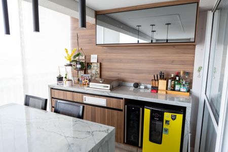 Apartamento à venda com 134m², 2 quartos e 2 vagas Apartamento à venda com 134m², 2 quartos e 2 vagasVaranda