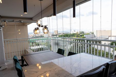 Apartamento à venda com 134m², 2 quartos e 2 vagas Apartamento à venda com 134m², 2 quartos e 2 vagasVaranda