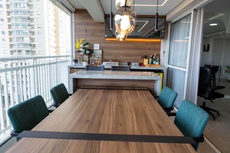 Apartamento à venda com 134m², 2 quartos e 2 vagas Apartamento à venda com 134m², 2 quartos e 2 vagasVaranda