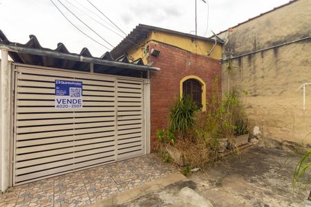 Casa para alugar com 182m², 3 quartos e 4 vagas Casa para alugar com 182m², 3 quartos e 4 vagasFachada + Placa