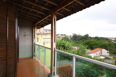 Casa para alugar com 411m², 3 quartos e 6 vagasVaranda superior - 2