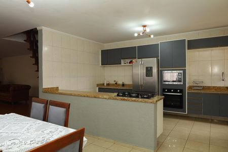 Casa para alugar com 411m², 3 quartos e 6 vagasCozinha