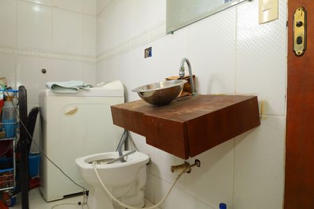 Casa para alugar com 411m², 3 quartos e 6 vagasBanheiro 2